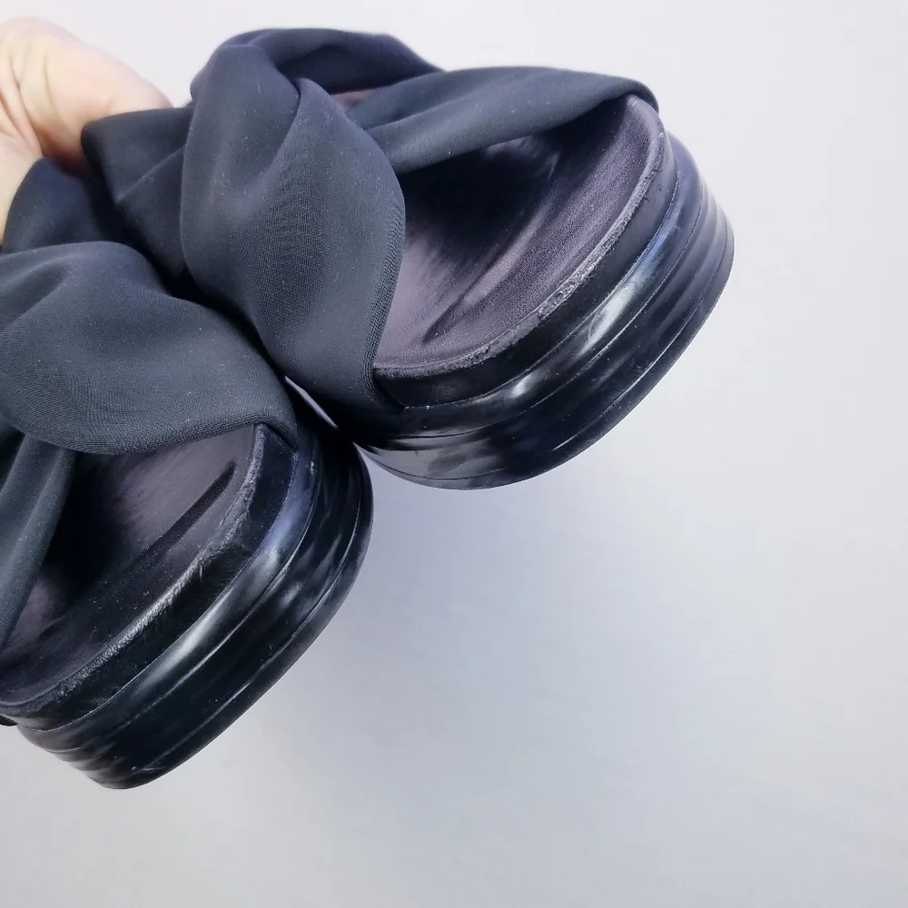 🌸Donald J Pliner | Platform Slip on Sandals size 9, Black‎